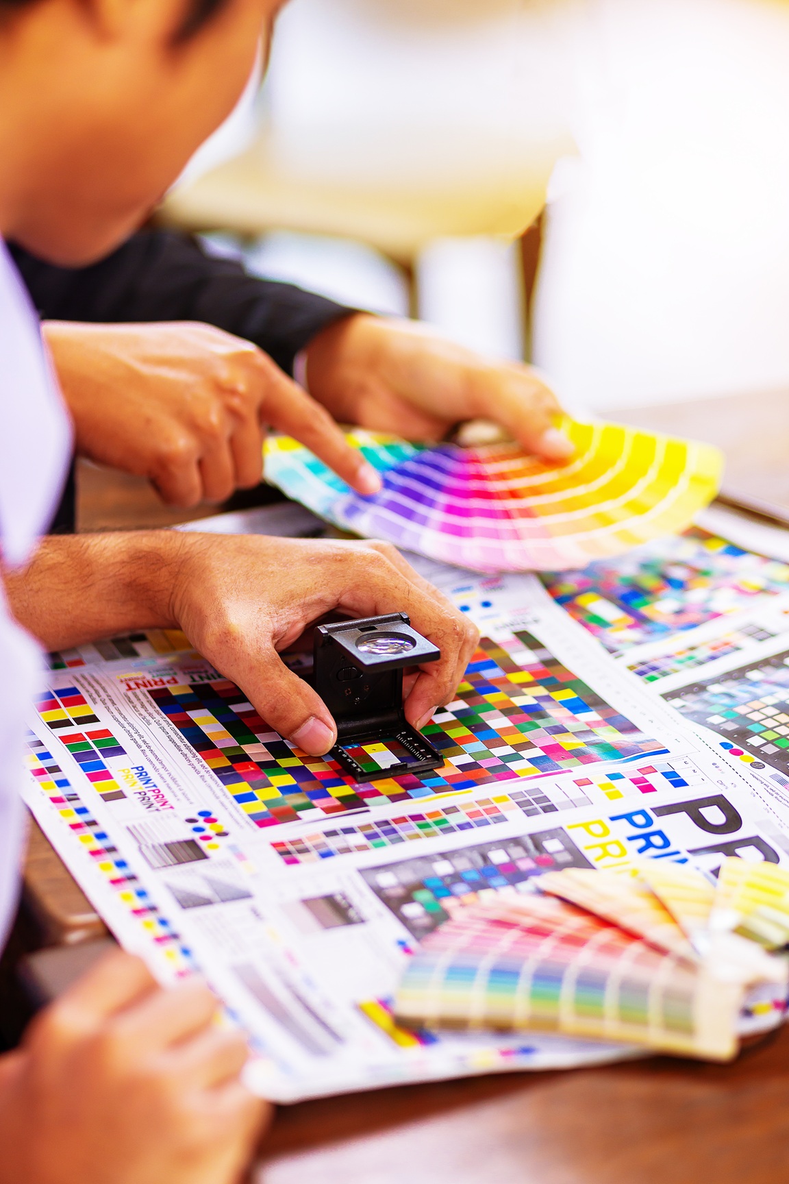 Medios impresos Barranquilla: tarjetas, volantes, catálogos y piezas publicitarias